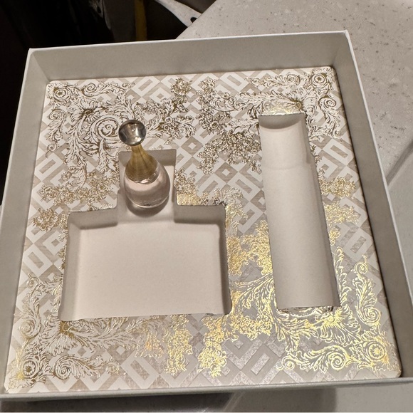 Christian Dior Mini J’adore Perfume & Gift Box - Picture 3 of 6
